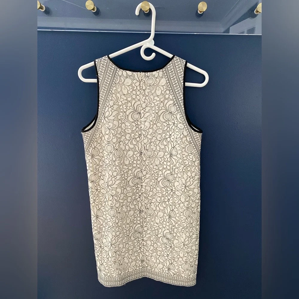 Loft Size 6 Black and White Lace Shift Dress - Picture 2 of 2